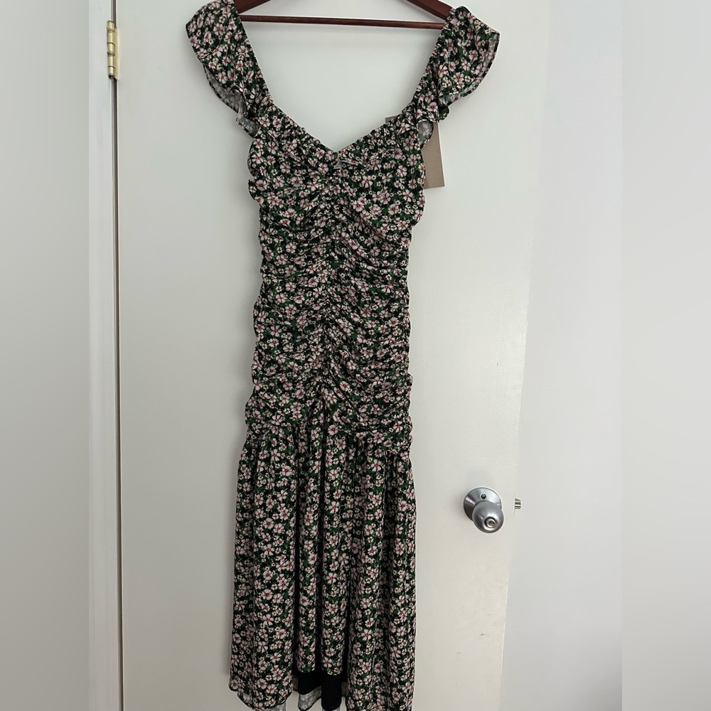 Floral dress size 6 brand new with sample tag